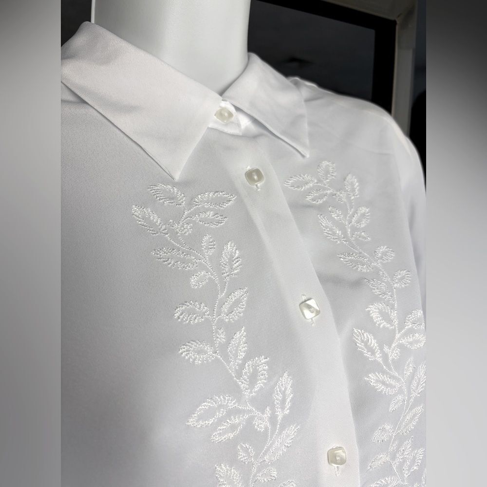 NWT True Vintage 1980s Karen Scott White Embroidered Front Square Button Blouse